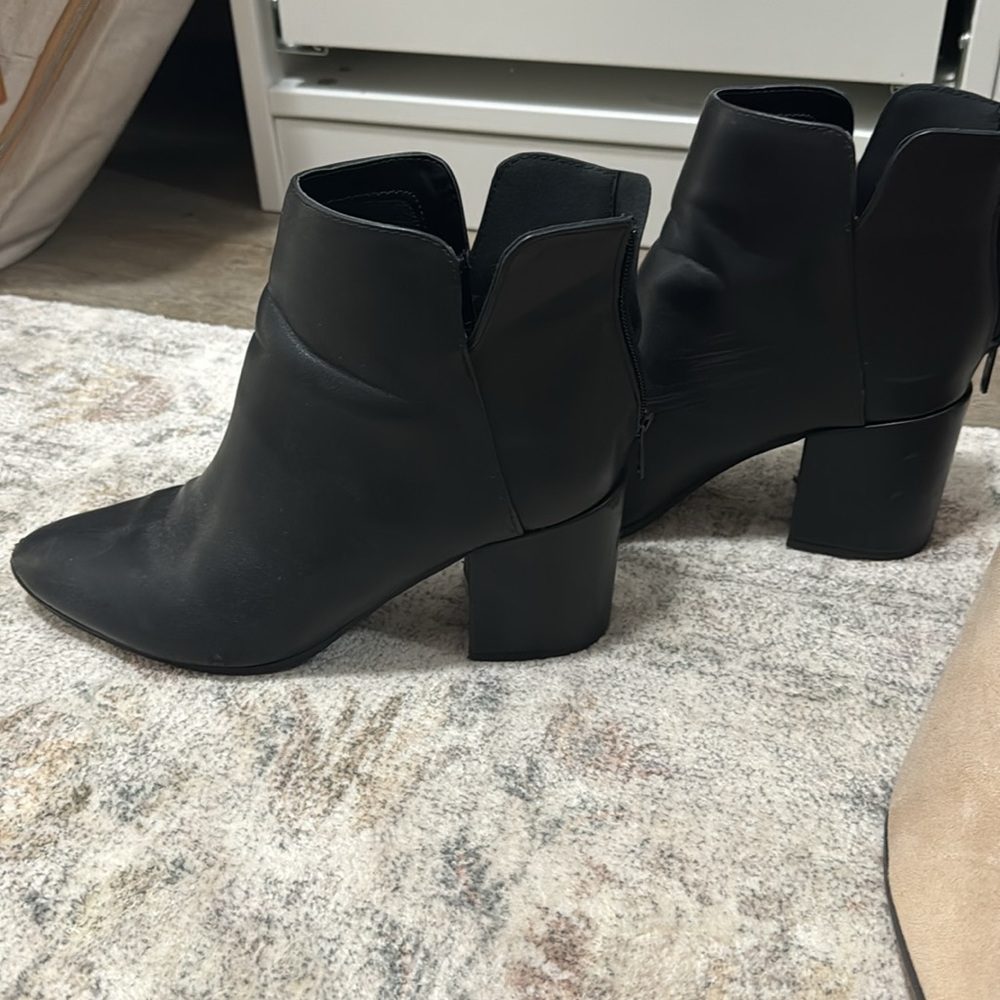 SHEIN Boot Bundle - Picture 3 of 7